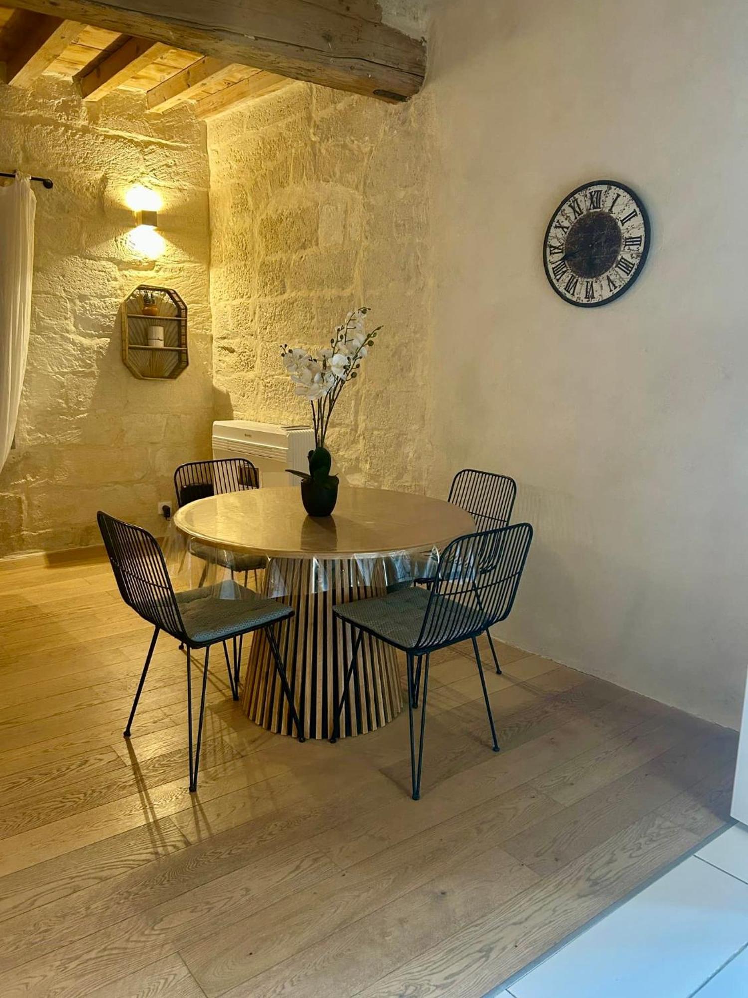 Centre Historique Et Ambiance Pittoresque Villeneuve-les-Avignon Ngoại thất bức ảnh